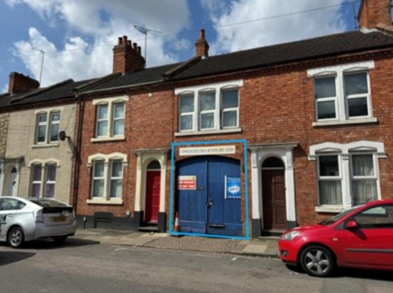 7A Whitworth Rd, Northampton for rent - Building Photo - Image 1 of 5