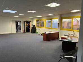 240 Rue Helene Boucher, Buc to rent Building Photo- Image 2 of 4