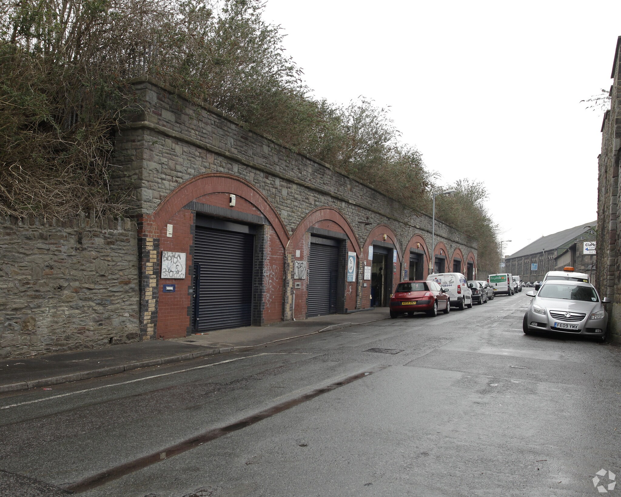 Silverthorne Ln, Bristol for sale Primary Photo- Image 1 of 1