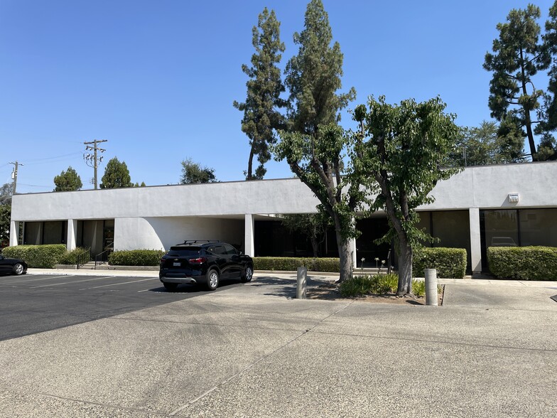 1171 W Shaw Ave, Fresno, CA for rent - Building Photo - Image 1 of 5