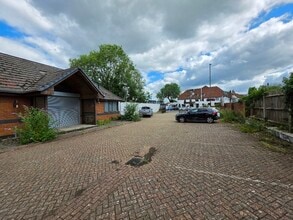 1 Oxford Rd, Uxbridge to rent Building Photo- Image 2 of 6