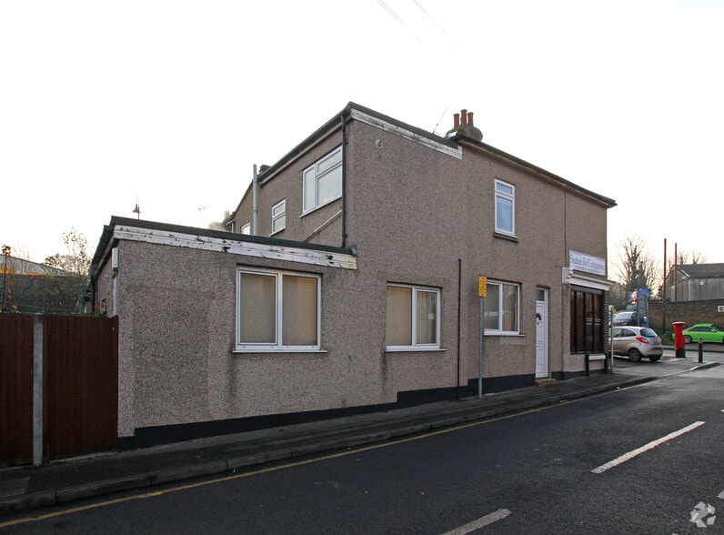 93 Crayford Rd, Crayford to rent - Building Photo - Image 3 of 3
