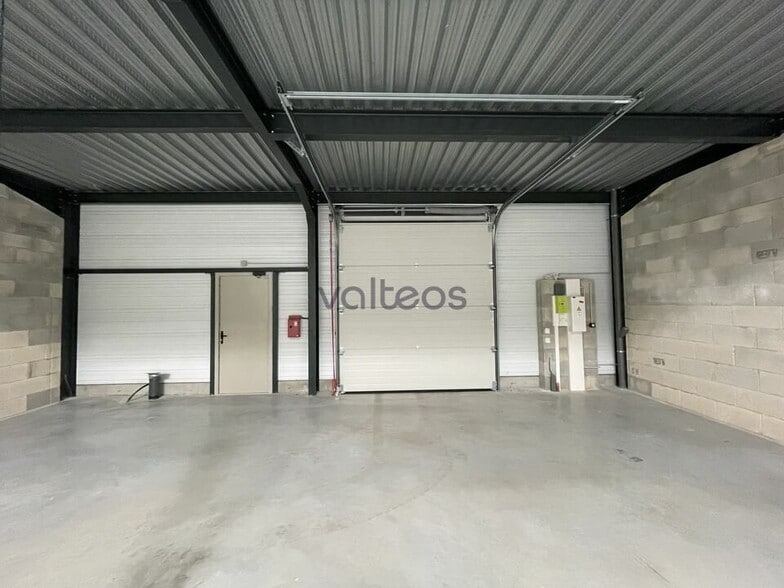 Rue Des Prades, Montauban for sale - Interior Photo - Image 2 of 6