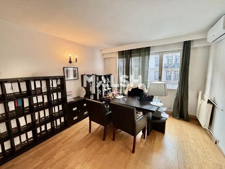 Office in Lyon for sale - Interior Photo - Image 3 of 9