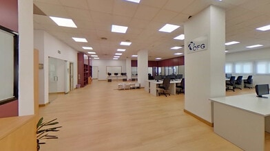 Calle de Isabel Colbrand, 10-12, Madrid, Madrid to rent Interior Photo- Image 2 of 25