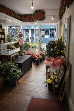 Retail in 162-162A High Street, Rochester to rent Interior Photo- Image 2 of 2