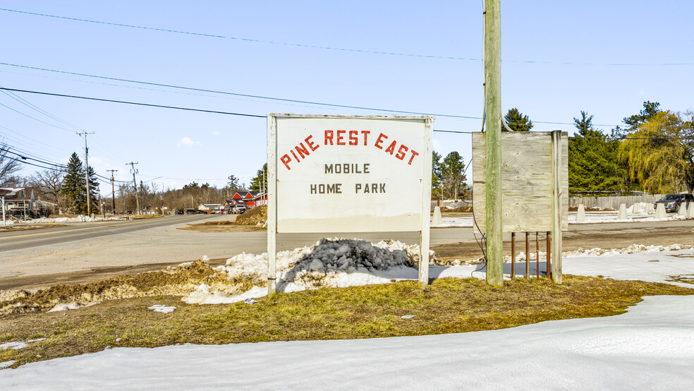 2 Vermont St, Plattsburgh, NY for sale - Primary Photo - Image 1 of 6