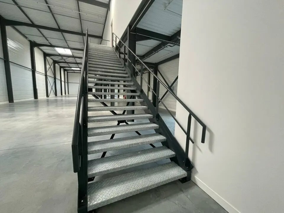 Location Local d'activités 298 m² à 5 608 m² - Photo 1