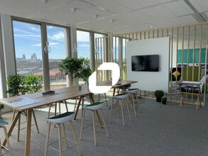 Office in Aubervilliers to rent Interior Photo- Image 2 of 10