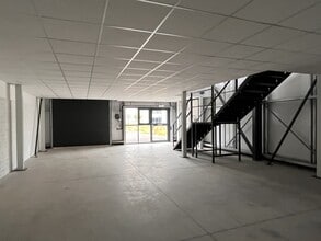 De Havilland Rd, Clyst Honiton to rent Interior Photo- Image 1 of 2