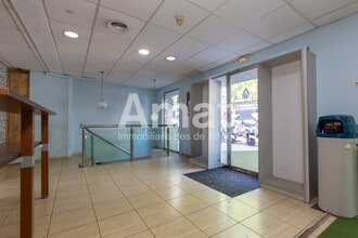 Retail in Barcelona, Barcelona to rent Interior Photo- Image 1 of 37