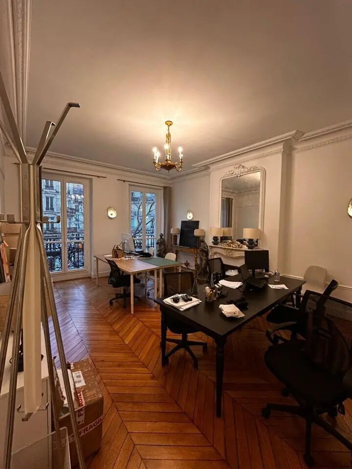 Location Bureaux 145 m² - Photo 1