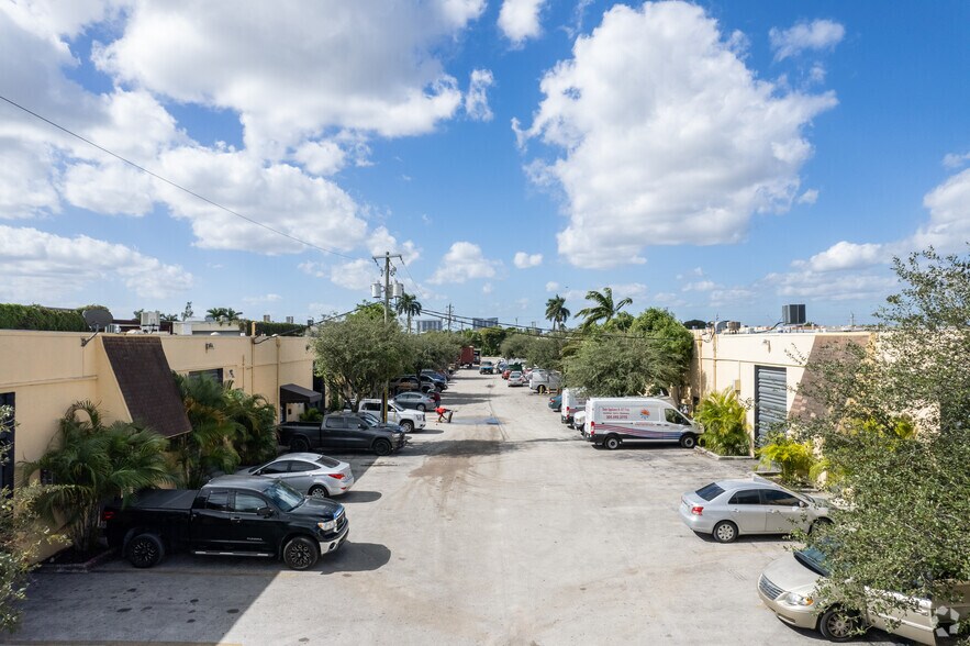 5149-5199 NW 74th Ave, Miami, FL for rent - Building Photo - Image 2 of 5