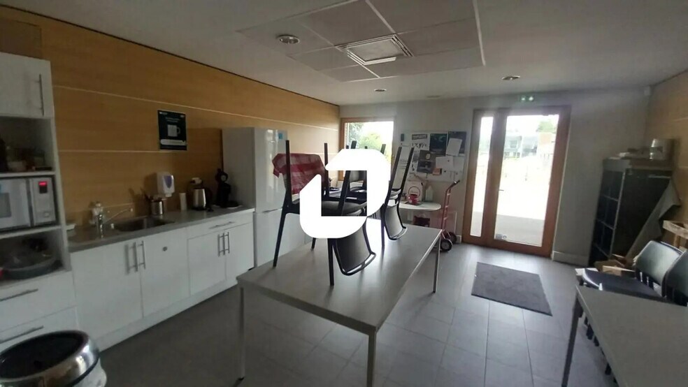 Office in Sainghin-en-Mélantois to rent - Interior Photo - Image 3 of 8