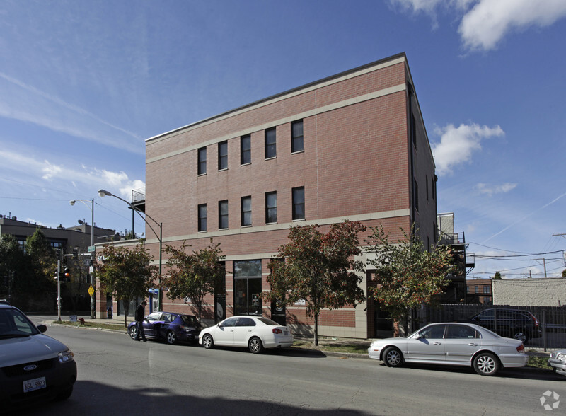 1700 W Diversey Pky, Chicago, IL for rent - Building Photo - Image 3 of 3