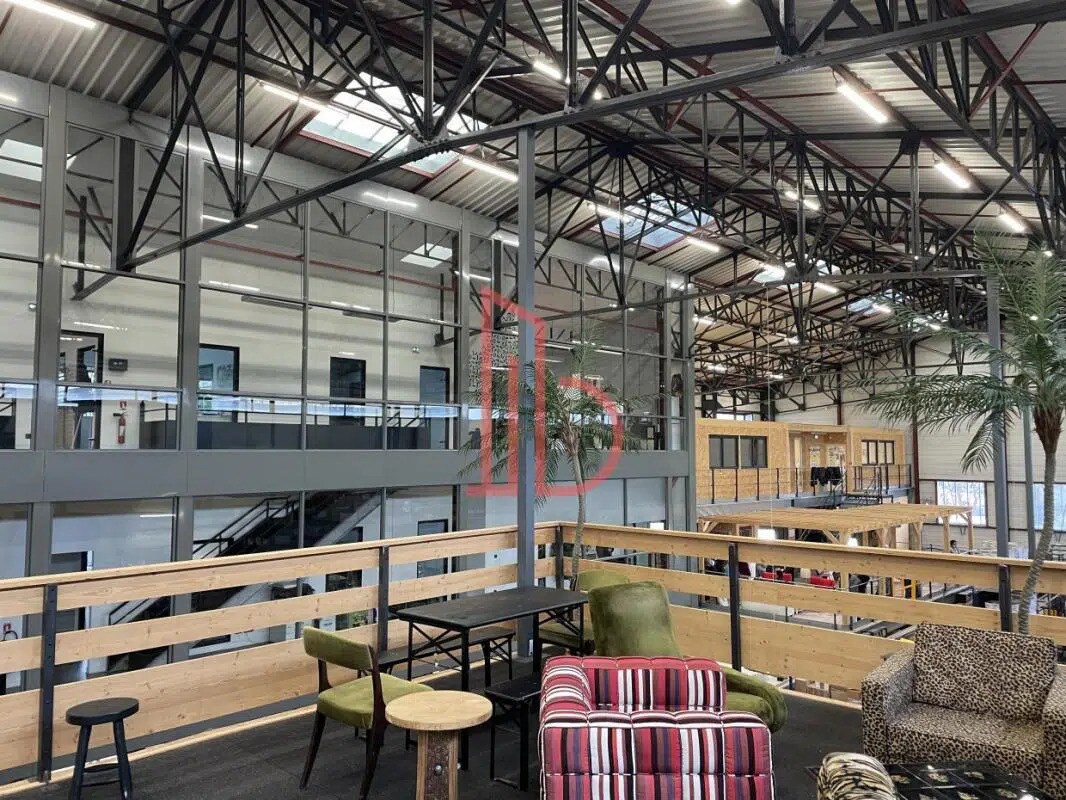 Office in Bègles to rent Interior Photo- Image 1 of 7