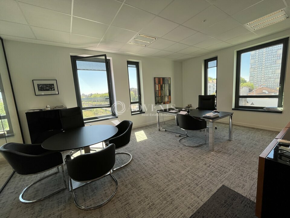 Office in Creteil for sale Interior Photo- Image 1 of 6