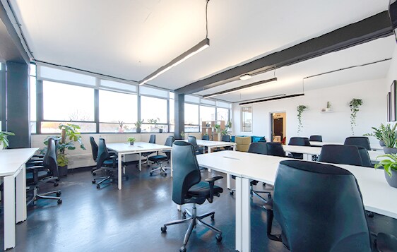 27-33 Bethnal Green Rd, London to rent - Interior Photo - Image 3 of 3