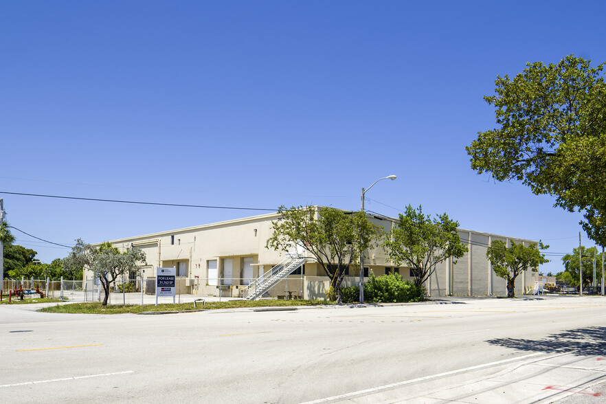 290 SW 14th Ave, Pompano Beach, FL for rent - Building Photo - Image 2 of 20