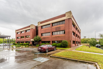 333 Executive Ct, Little Rock, AR for rent Building Photo- Image 1 of 3