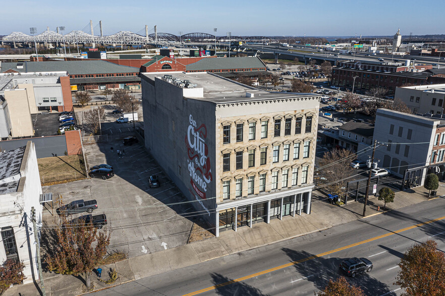 415 E Market St, Louisville, KY for rent - Building Photo - Image 1 of 10