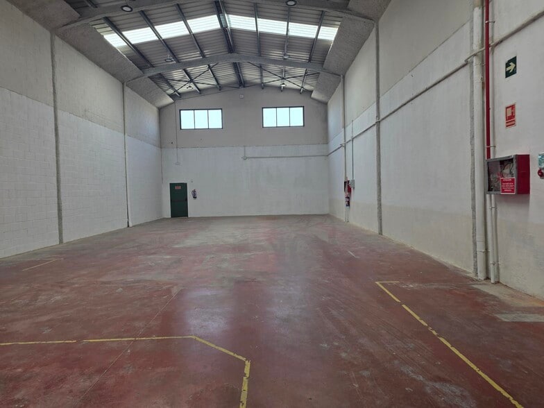 Industrial in Rivas-Vaciamadrid, Madrid to rent - Building Photo - Image 2 of 8