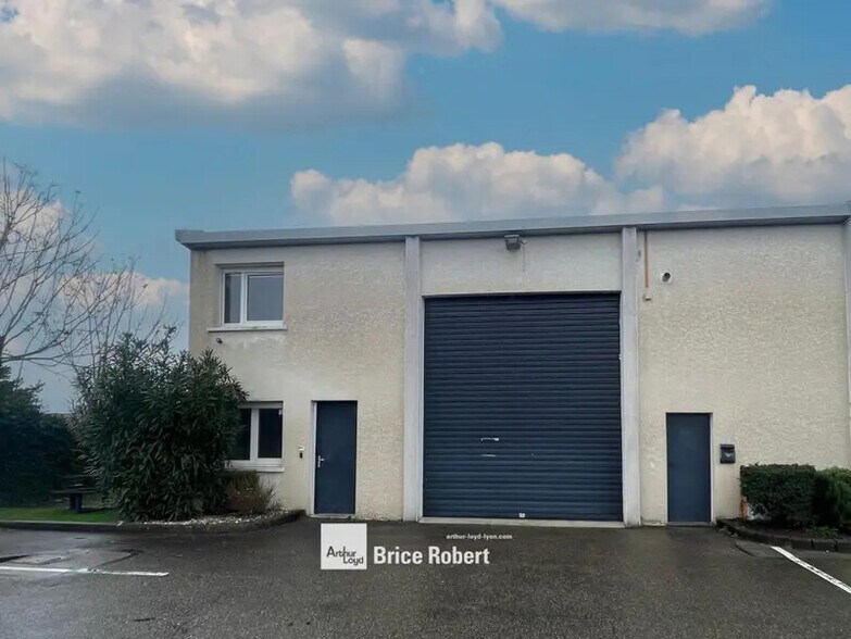 31 Rue Wilson, Décines-Charpieu to rent - Building Photo - Image 3 of 14