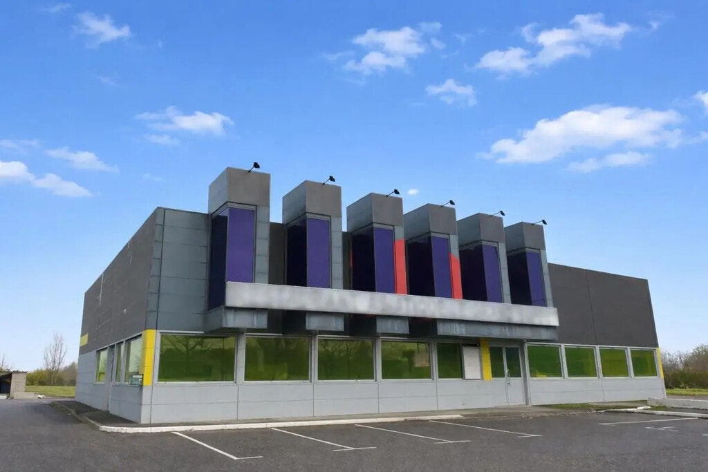 Location Commerce 390 m² - Photo 1