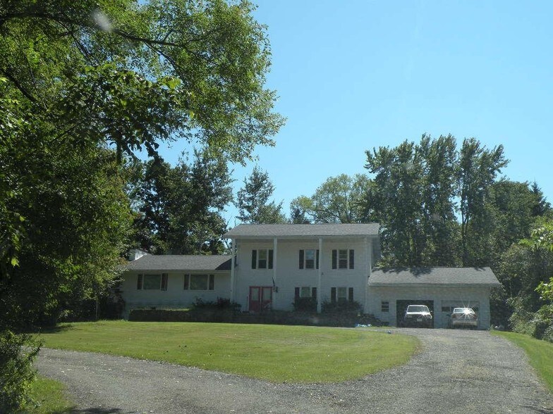 1233 W Fond Du Lac St, Ripon, WI 54971 UK