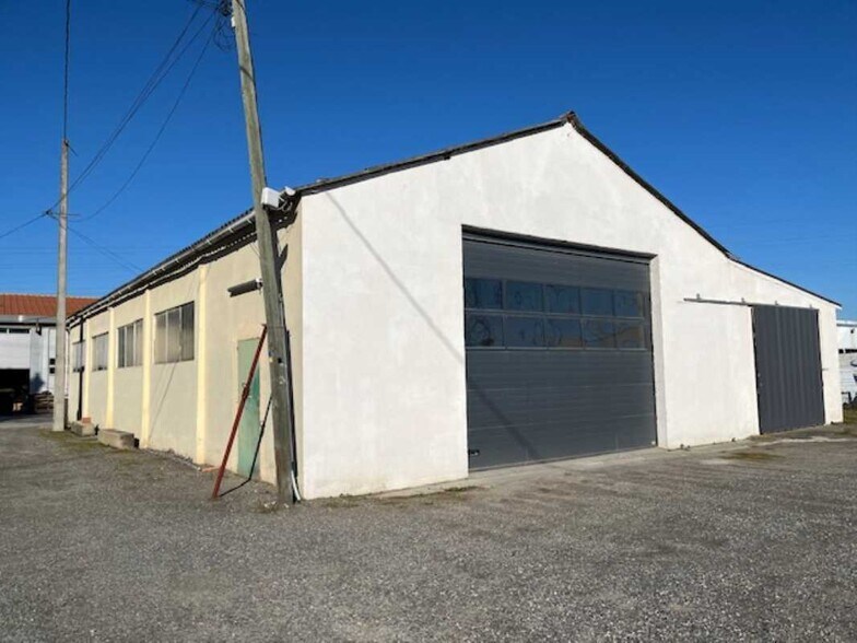Avenue Du Bois - Vert, Portet-sur-Garonne to rent - Building Photo - Image 2 of 5