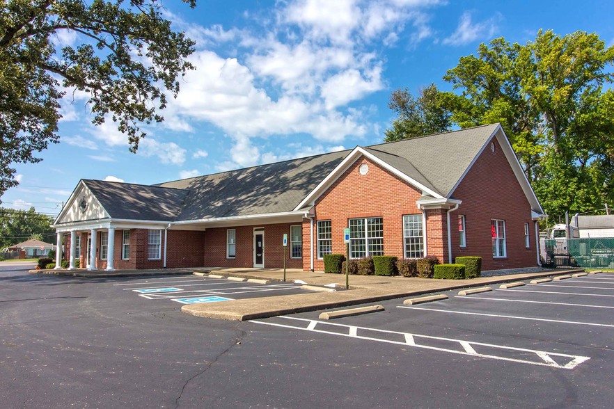 1820 E 10th St, Jeffersonville, IN for sale - Building Photo - Image 1 of 1