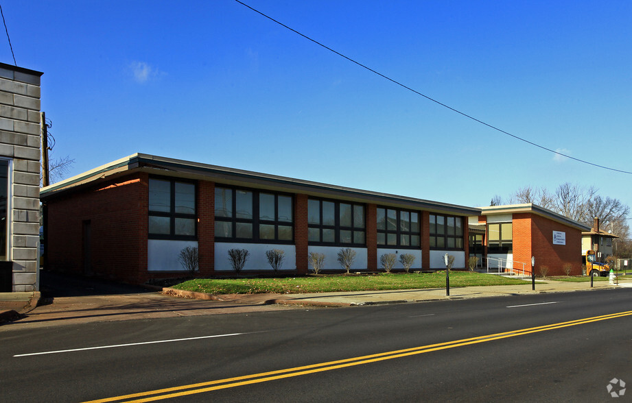 2060 S Taylor Rd, Cleveland Heights, OH for sale - Building Photo - Image 1 of 3