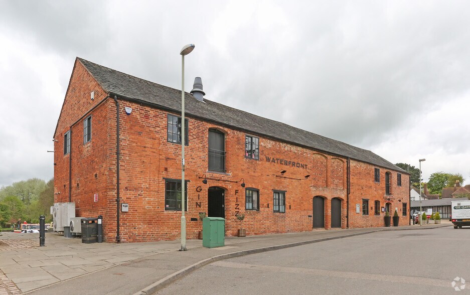 Union Whar, Market Harborough to rent - Building Photo - Image 1 of 6