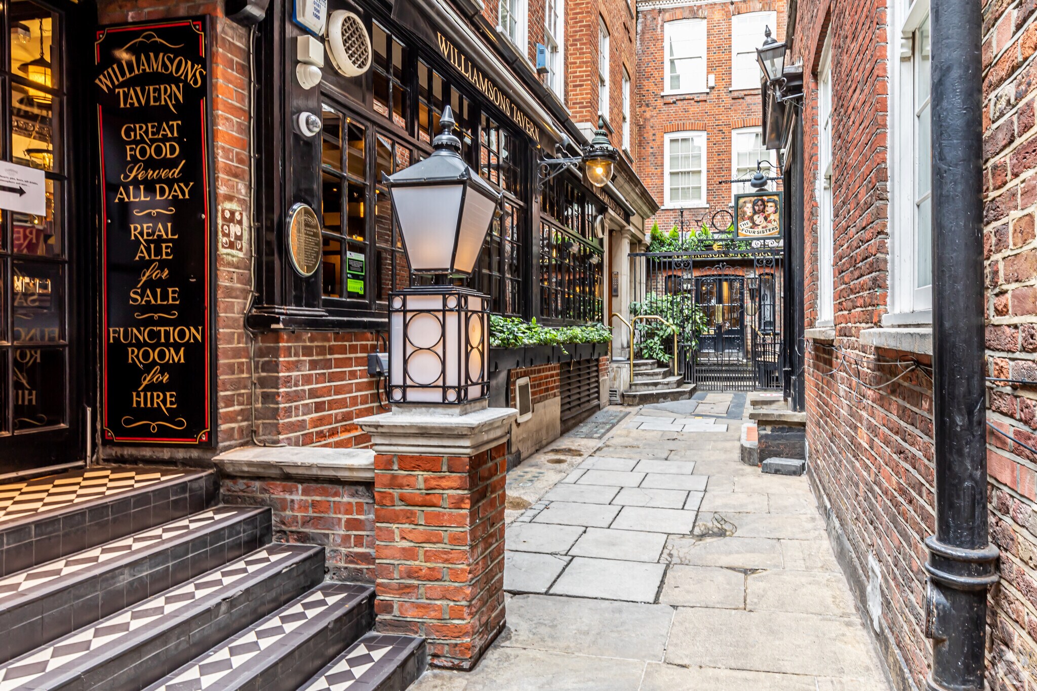 12 Groveland Ct, London for sale Primary Photo- Image 1 of 1