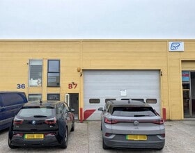 Crowhurst Rd, Brighton to rent Building Photo- Image 1 of 8