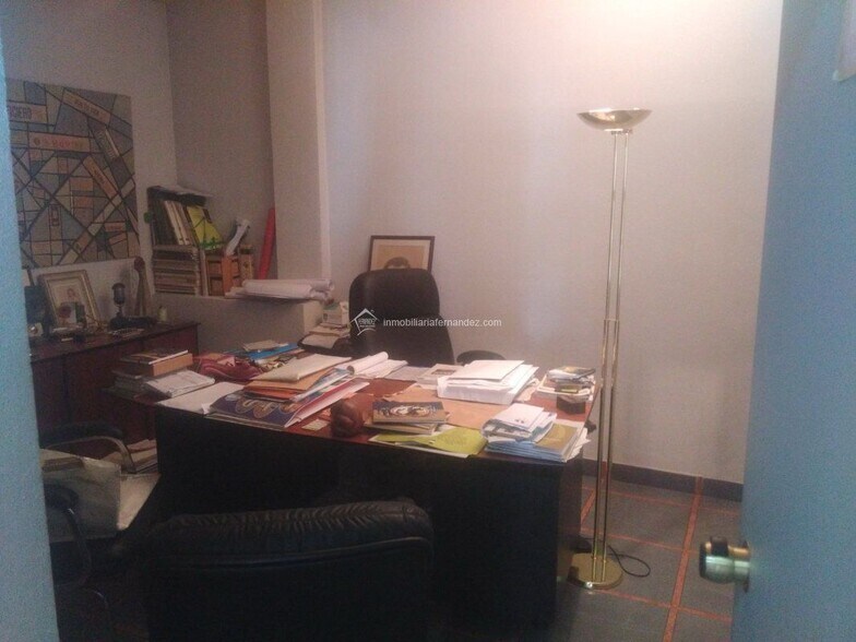 Retail in Cáceres, Cáceres to rent - Building Photo - Image 3 of 10