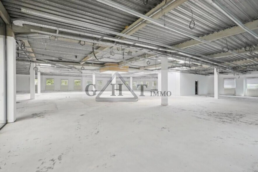 Industrial in Marcoussis to rent - Interior Photo - Image 2 of 6