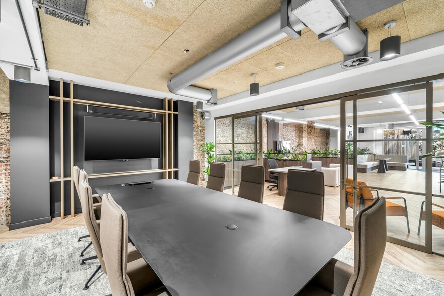 12 Roger St, London to rent - Building Photo - Image 2 of 8