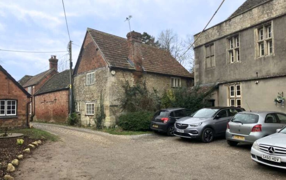 46A High St, Steeple Ashton for rent - Building Photo - Image 3 of 6