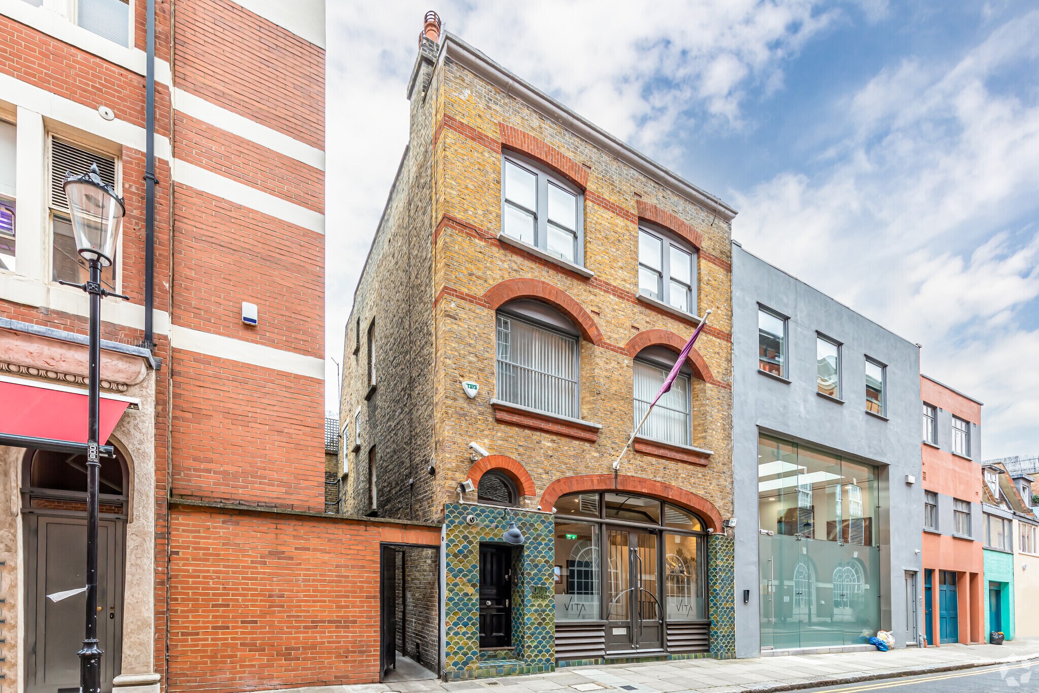 1 Ives St, London for sale Primary Photo- Image 1 of 1