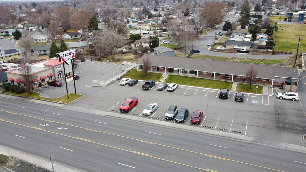 2417 W Kennewick Ave, Kennewick, WA for sale - Building Photo - Image 1 of 12