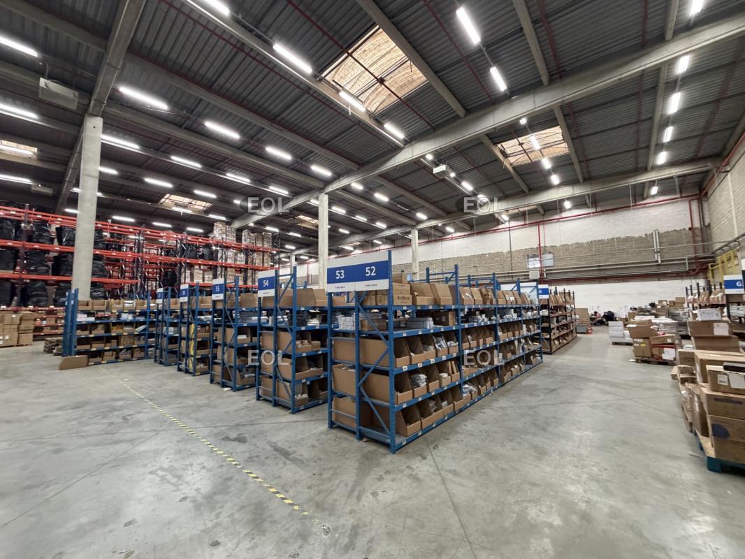 Industrial in SAINT-OUEN-L'AUMONE to rent Building Photo- Image 1 of 11