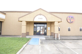 1101-1139 S Broadway St, La Porte, TX for rent Building Photo- Image 2 of 41