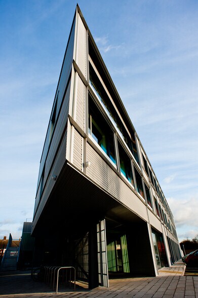 Knutton Rd, Sheffield to rent - Building Photo - Image 3 of 4