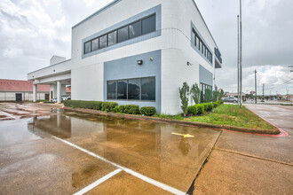 220 S Cedar Ridge Dr, Duncanville, TX for sale Building Photo- Image 1 of 1