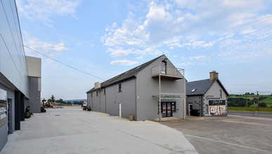 Retail in The Haw Lane, The Haw for rent Building Photo- Image 1 of 6