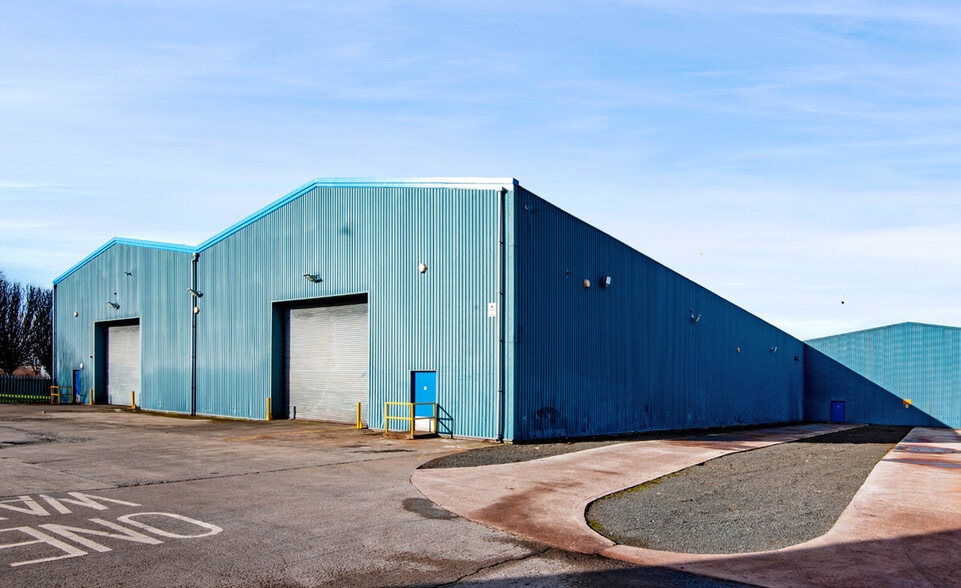 24 South Gyle Cres, Edinburgh to rent - Building Photo - Image 2 of 6