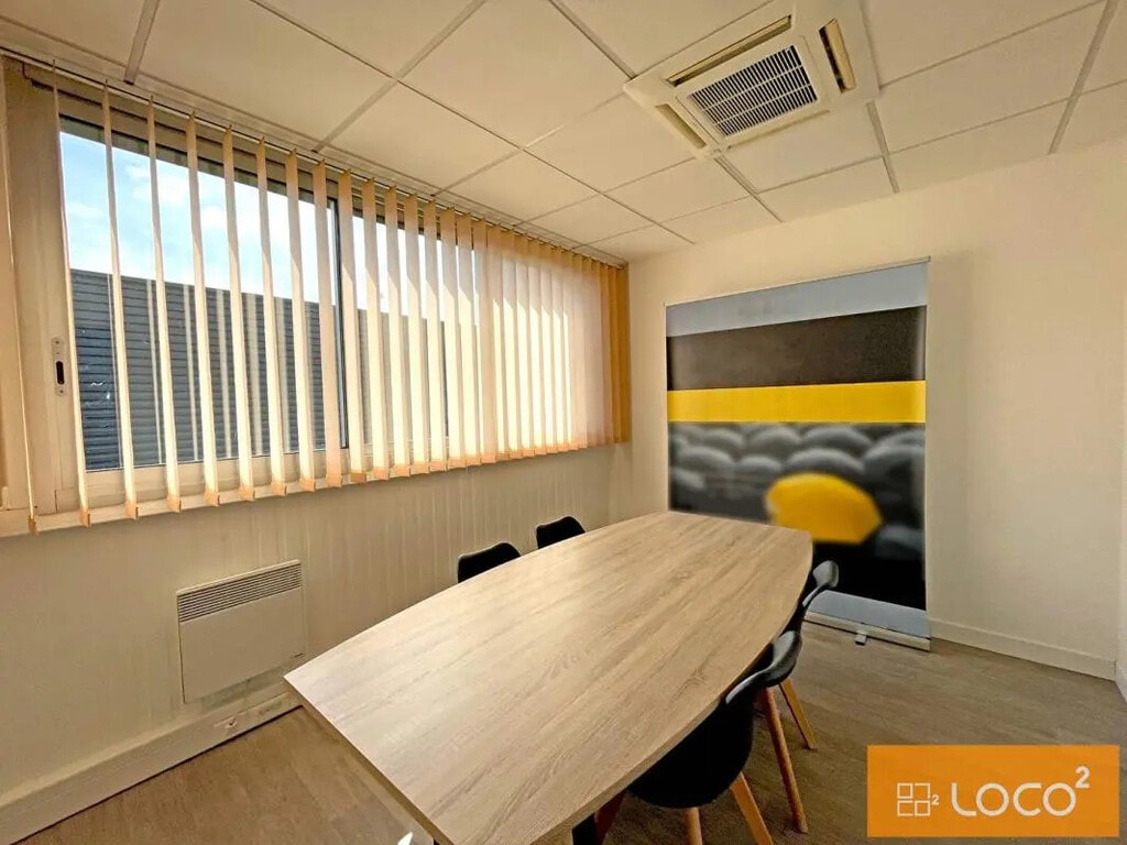 Location Bureaux 55 m² - Photo 1