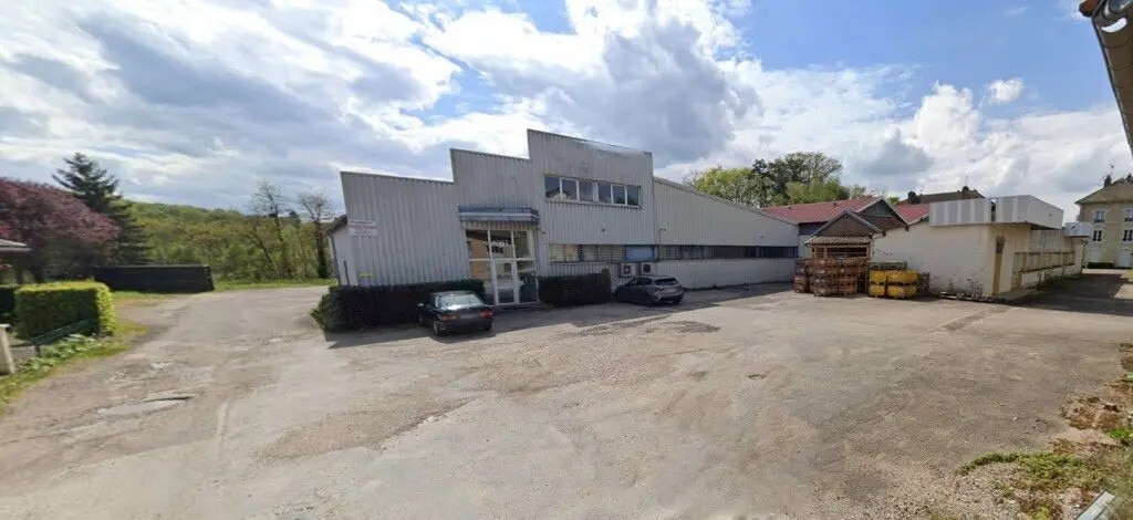 Location Entrepôt 2 525 m² - Photo 1