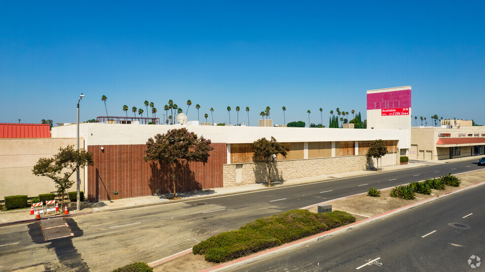 10001 Paramount Blvd, Downey, CA for rent - Building Photo - Image 2 of 13